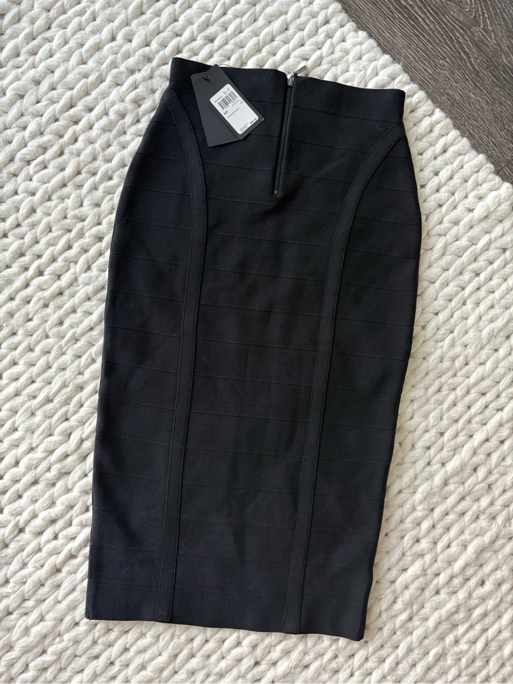 Guess Black High-Waist Bandage Pencil Skirt
Small
NWT - Picture 2 of 3